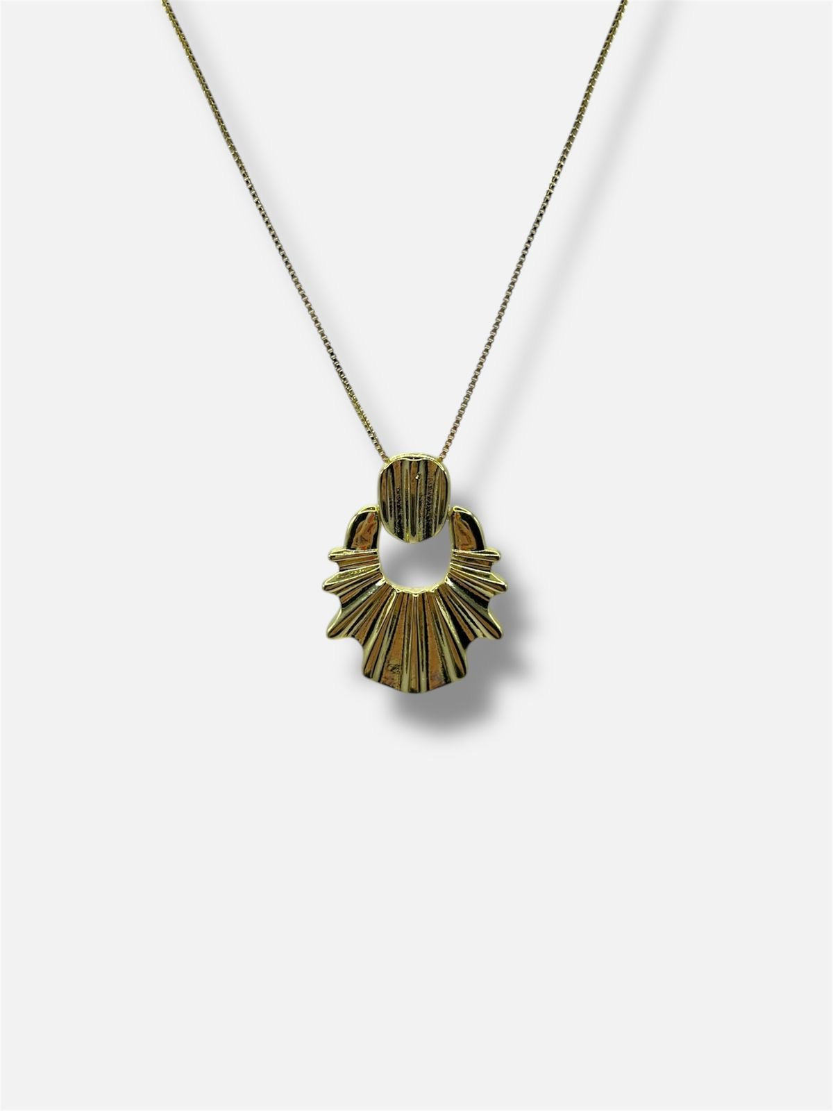 Collar giselle.