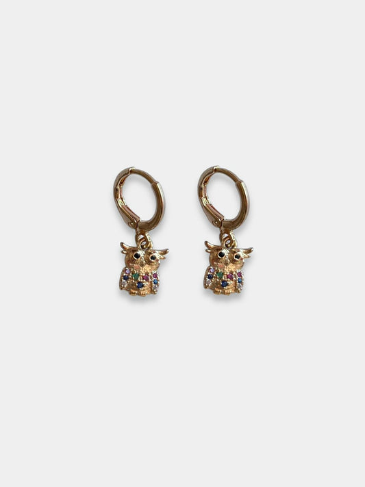 Aretes dorados búho