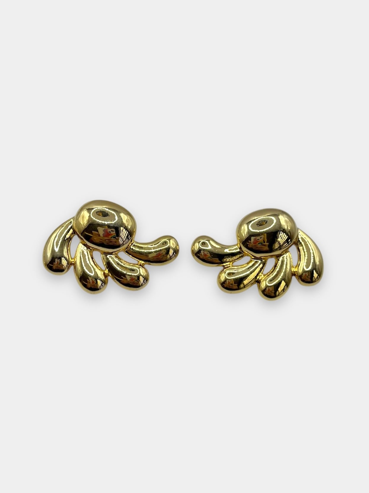 Aretes dorados